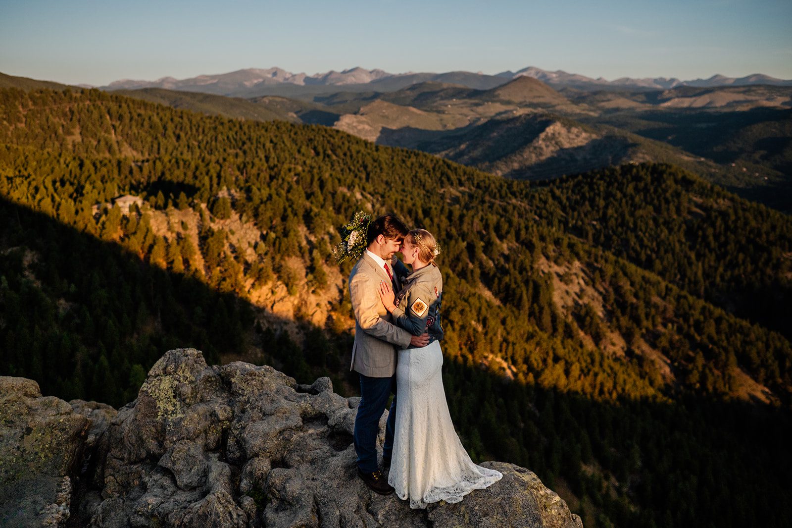 Lost Gulch Overlook bride and groom during sunrise elopement.