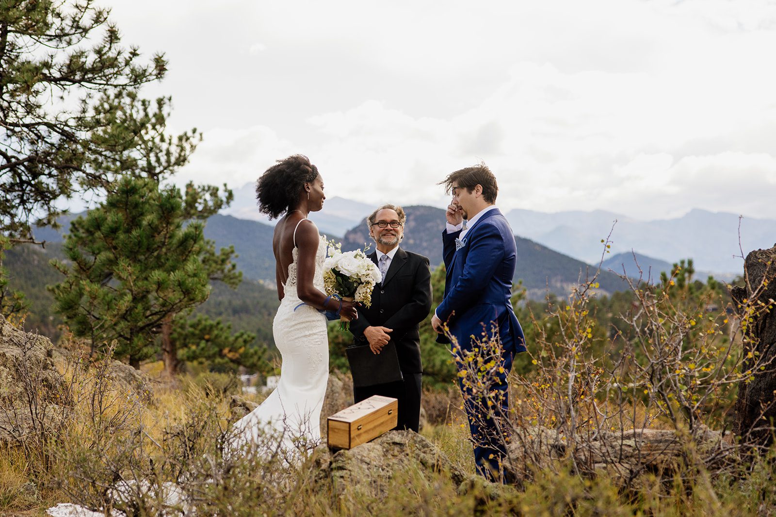 first look at Knoll Willows Elopement