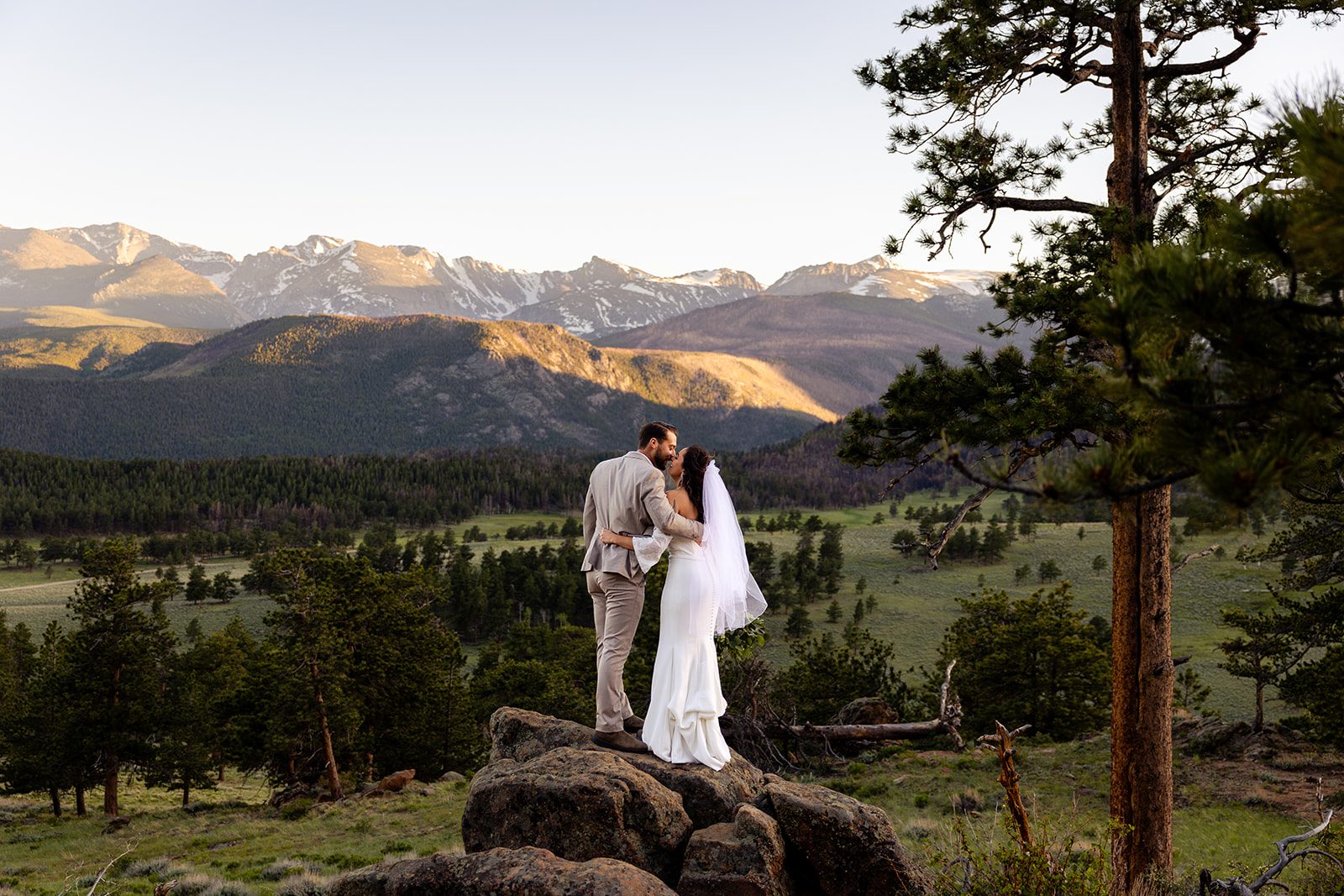 3M Curve elopement in Rocky Mountain National Park