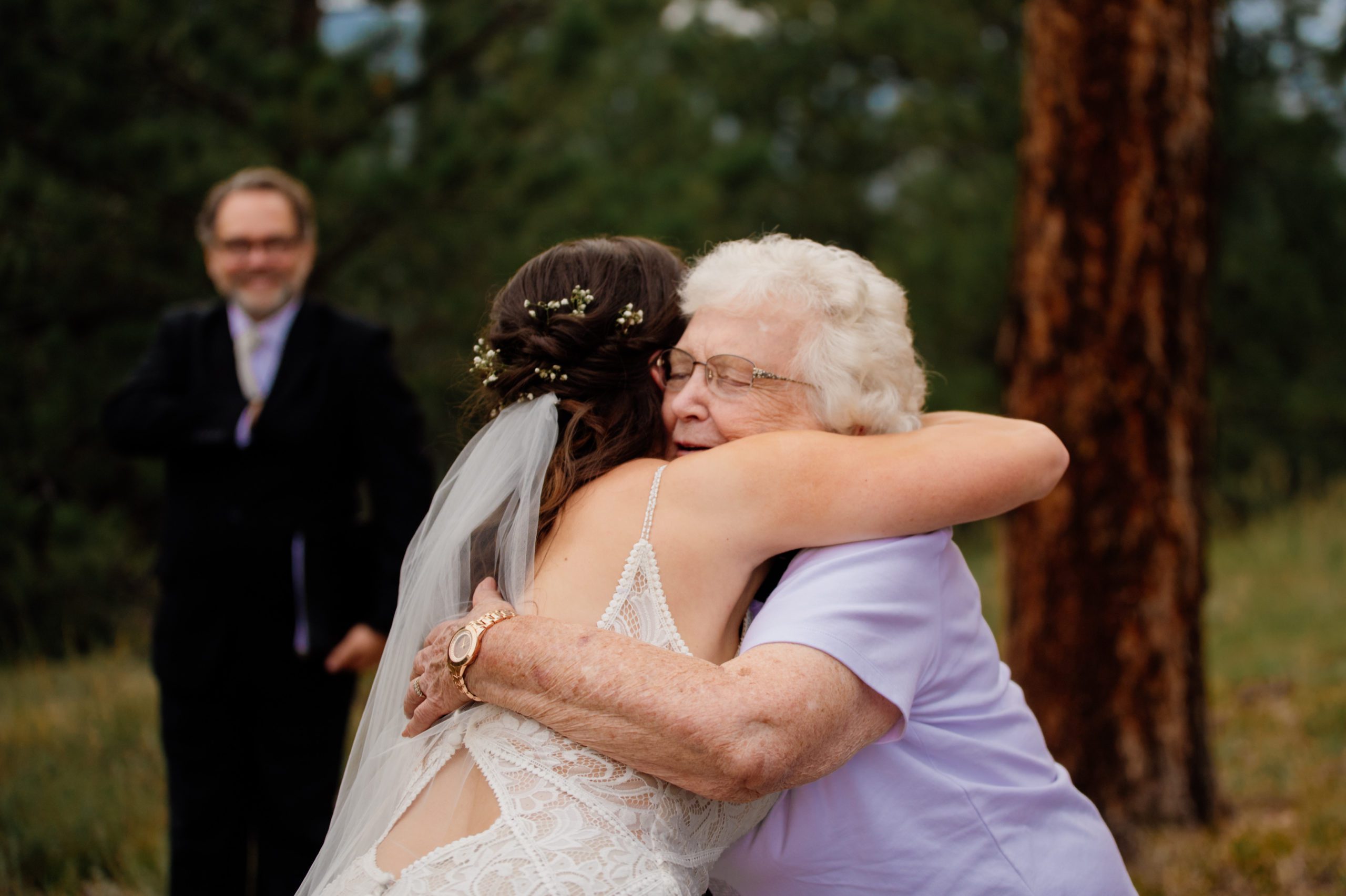 The bride hugging her Grandma in law after her Artist Point elopement 