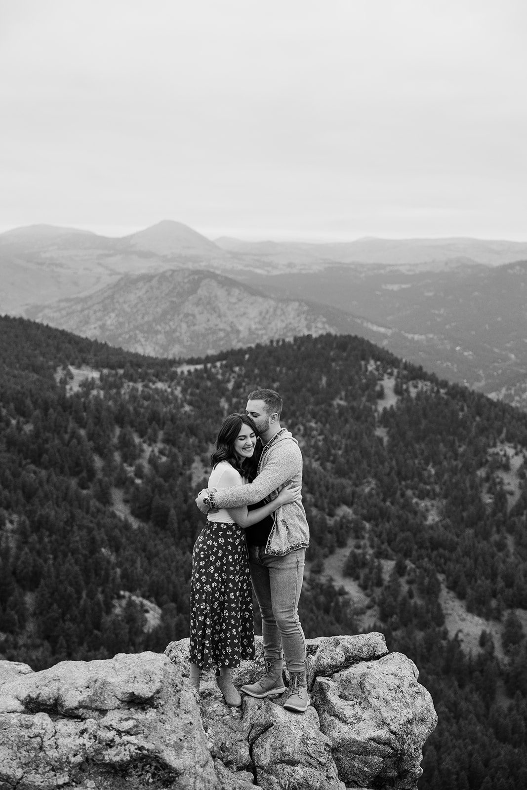 Sunrise engagement photos at Lost Gulch Overlook